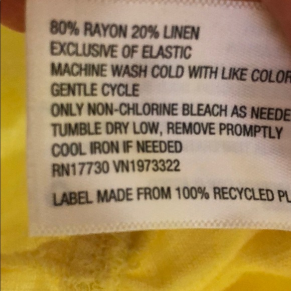 Bright yellow romper. Size small - Picture 9 of 9